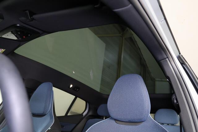 Volvo EX30 Single Motor Extended Range Ultra 69 kWh - Panoramadak - Climate Pack - IntelliSafe Assist - 360º Camera - Harman Kardon audio - Verwarmde voorstoelen & stuur - Parkeersensoren voor & achter - Elektr. bedienb. voorstoelen met geheugen - Extra getint glas - 20'' LMV