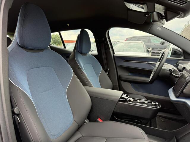 Volvo EX30 Plus Extended Range | Harman / Kardon | Parkeercamera | Climate Pack | 18 Inch Velgen |