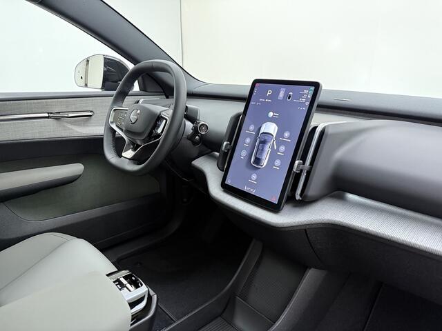 Volvo EX30 Cross Country Twin Motor Performance Ultra / 4X4 / Panoramdak / 360 Camera / Elektr. Stoelen / Stoelverwarming + Stuurw. Verwarming / Getint Glas Achter / Google / Harman Kardon Audio /