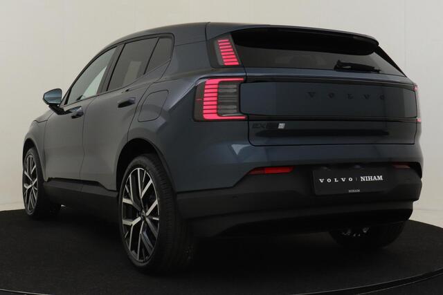 Volvo EX30 P5 LONG RANGE PLUS BLACK EDITION EUROPA 69 kWh -HARMAN/KARDON|CLIMATE|POWER-SEATS|PRIVACY.GLAS|BLACK|20"|SoH:100%