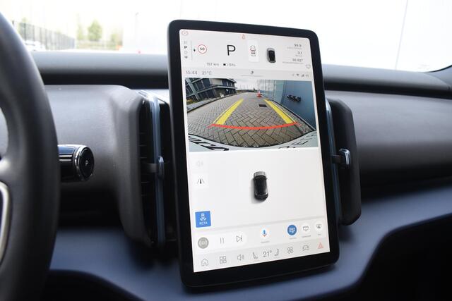 Volvo EX30 272PK Single Motor Extended Range Plus 69 kWh / Adaptive Cruise Control / Harman Kardon / Stoelverwarming / Stuurverwarming / Achteruitrijcamera / Elektrische achterklep / Parkeersensoren V+A