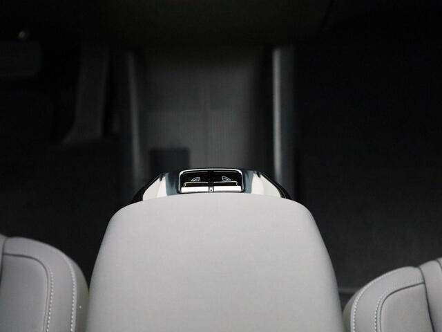 Volvo EX30 Single Motor Extended Range Core | Navigatie | Parkeer camera