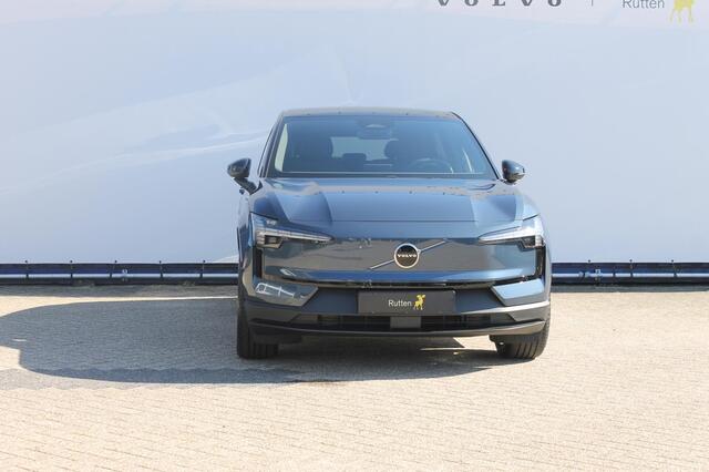 Volvo EX30 P5 Long Range Plus Europa 69 kWh Google infotainment / Getint glas vanaf de B-stijl / Stoelverwarming / Stuurwielverwarming / 19" lichtmetalen velgen