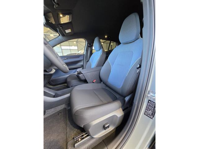 Volvo EX30 P5 Long Range Plus Europa 69 kWhe Plus Europa 69 kWh | Elektrisch verstelbare voorstoelen | 20"wielen | Zwart dak | Stoelverwarming – foto 9