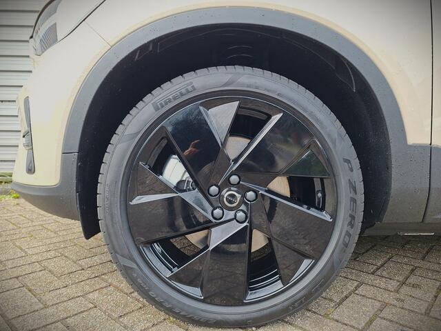 Volvo EX40 Extended Range Plus 82 kWh / Sand Dune Metallic / Dawn Fusion interieur / Black Sheep pakket /