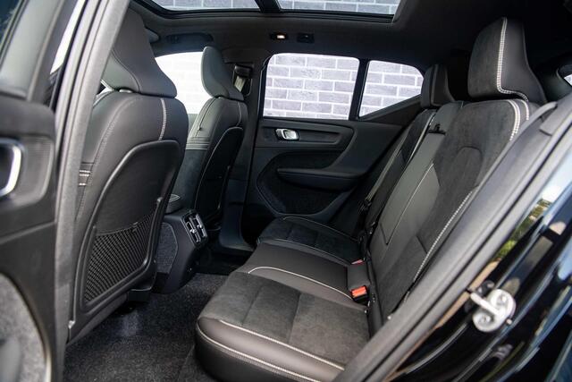 Volvo EX40 Twin Motor Performance Ultra Black Edition 82 kWh | Uit Voorraad Leverbaar | Panoramadak | Lightning Pack | Power Seats | Full Options |