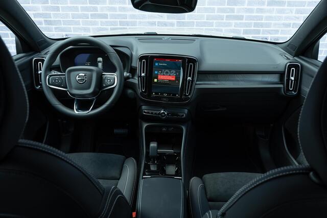 Volvo EX40 Single Motor Extended Range Plus | Google | Elek. Stoelen | Dak in Black Stone | Memory | Getint Glas | Adaptieve Cruise | Elek. Achterklep | Stoel-/Stuurverwarming | 20" LM