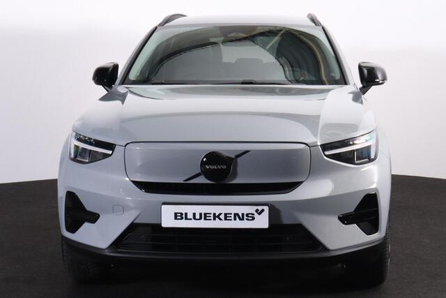 Volvo EX40 Single Motor Essential 70 kWh - Google Infotainment - Lederen bekleding - Cruise Control - Verwarmbare voorstoelen - 20' lmv - Glossy Black accenten