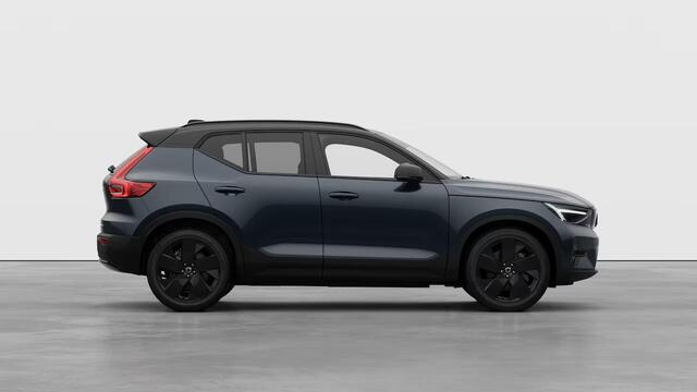 Volvo EX40 Single Motor Extended Range Ultra Black Edition | Extra Donker Getint Glas | Schuif/Kantel Panoramadak | 360º Parkeercamera | Stoelverwarming V+A | Elektrisch Verstelbare Voorstoelen |