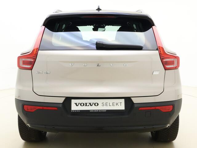 Volvo EX40 Extended Range Plus 82 kWh / ¤ 7.500,- Voorraadkorting / 3 jaar gratis onderhoud / Nieuw op voorraad / El. Trekhaak / Warmtepomp / Stoel + Stuurw. Verwarming /