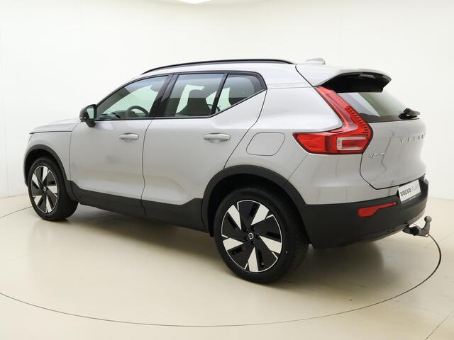 Volvo EX40 Extended Range Plus 82 kWh / NIEUW / DIRECT LEVERBAAR / Trekhaak / Camera / ACC / Blis /Stoelverwarming/ All seasons / Warmtepomp