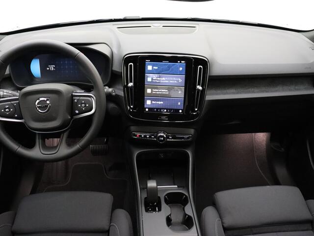 Volvo EX40 Extended Range Business Ed. 82 kWh / NIEUW / DIRECT LEVERBAAR / 360 CAMERA / ADAPT. CRUISE / BLIS / GETINT GLAS / ALL SEASON / STOELVERWARMING /