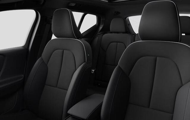 Volvo EX40 Single Motor Extended Range Ultra Black Ed. 82 kWh | Pixel LED koplampen | Panorama dak | 360° Camera | Harman/Kardon | elektrisch verstelbare voorstoelen met memory | Getint glas | 20" |