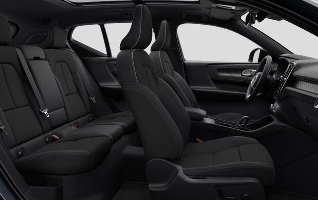 Volvo EX40 Single Motor Extended Range Ultra Black Ed. 82 kWh | Pixel LED koplampen | Panorama dak | 360° Camera | Harman/Kardon | elektrisch verstelbare voorstoelen met memory | Getint glas | 20" |