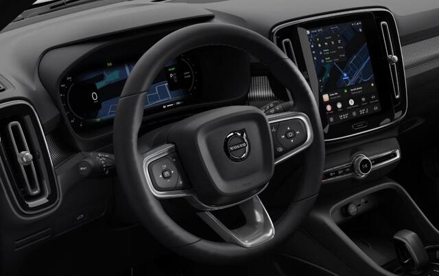 Volvo EX40 Single Motor Extended Range Ultra Black Edition | Harman Kardon | 20" | Panoramadak | Donker Glas | Power Seats |