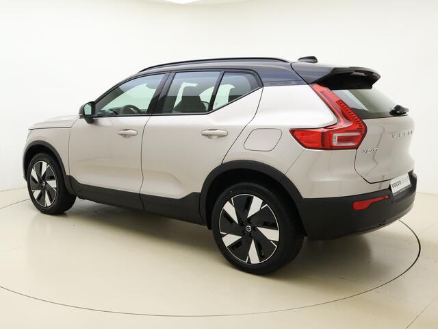 Volvo EX40 Extended Range Plus 82 kWh / ¤ 7.500,- Voorraadkorting / 3 jaar gratis onderhoud / Nieuw op voorraad / El. Trekhaak / Warmtepomp / Stoel + Stuurw. Verwarming /