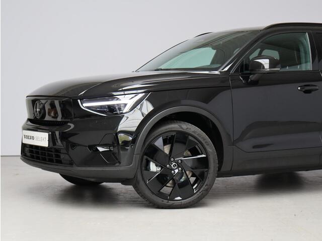 Volvo EX40 Twin Motor Performance Ultra Black Edition 82 kWh / Trekhaak / PIXEL LED / Nubuck / Schuif kantel dak / Stoel en stuurverwarming / Pilot Assist / BLIS /