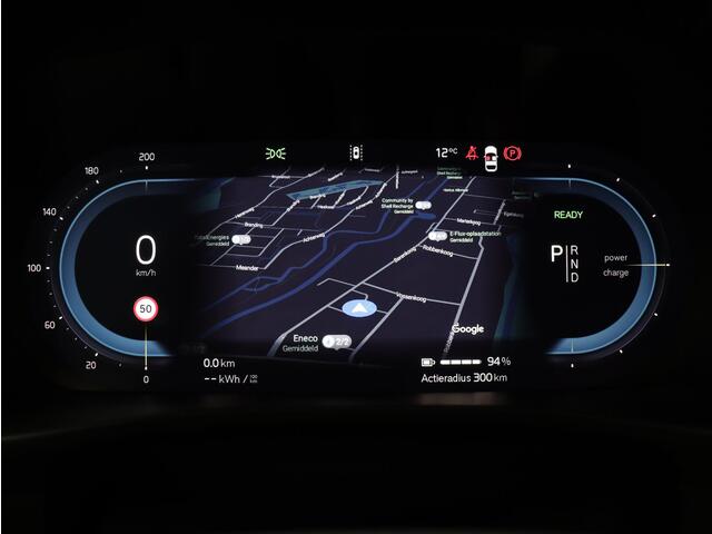 Volvo EX40 Twin Motor Performance Ultra Black Edition 82 kWh / Trekhaak / PIXEL LED / Nubuck / Schuif kantel dak / Stoel en stuurverwarming / Pilot Assist / BLIS /