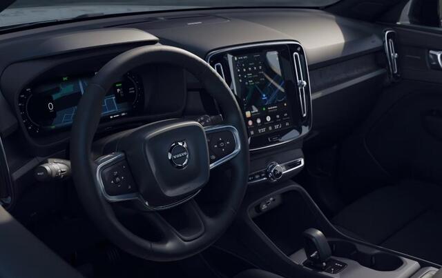 Volvo EX40 Single Motor Extended Range Business Edition | Climate Pack | Harman Kardon | Elektrische Achterklep | All-Season Banden | Donker Glas |