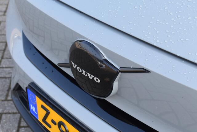 Volvo EX40 Single Motor 252PK Extended Range Plus 82 kWh | 20'' | Getint Glas | Black Pack |