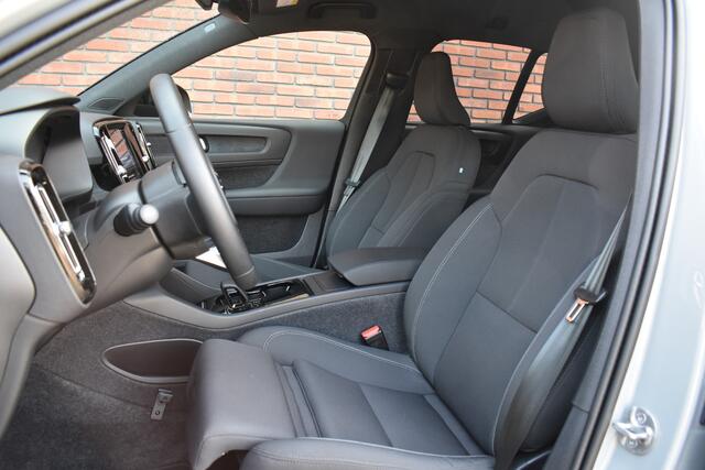 Volvo EX40 Single Motor 252PK Extended Range Plus 82 kWh | 20'' | Getint Glas | Black Pack |