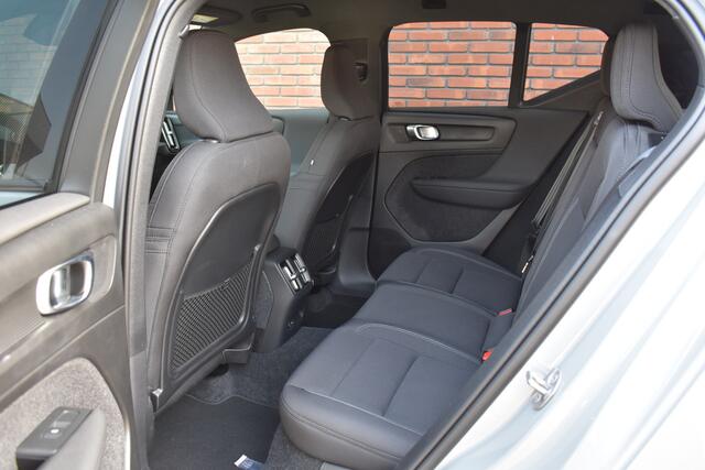 Volvo EX40 Single Motor 252PK Extended Range Plus 82 kWh | 20'' | Getint Glas | Black Pack |