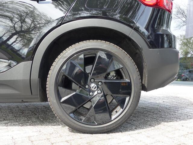 Volvo EX40 Single Motor Extended Range Ultra Black Ed. 82 kWh