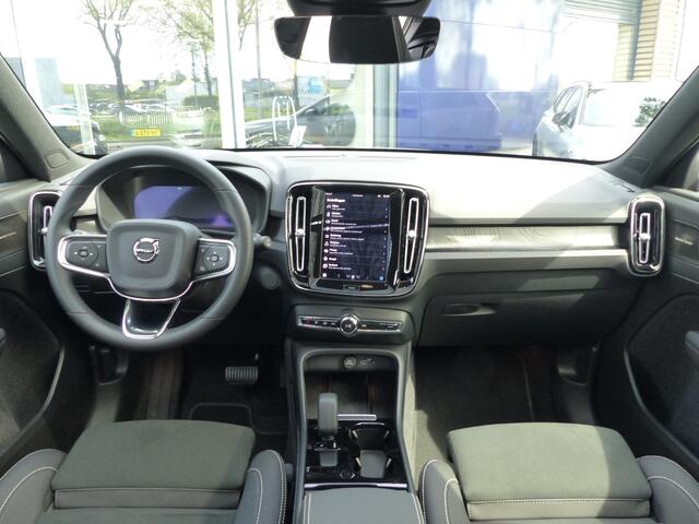 Volvo EX40 Single Motor Extended Range Ultra Black Ed. 82 kWh