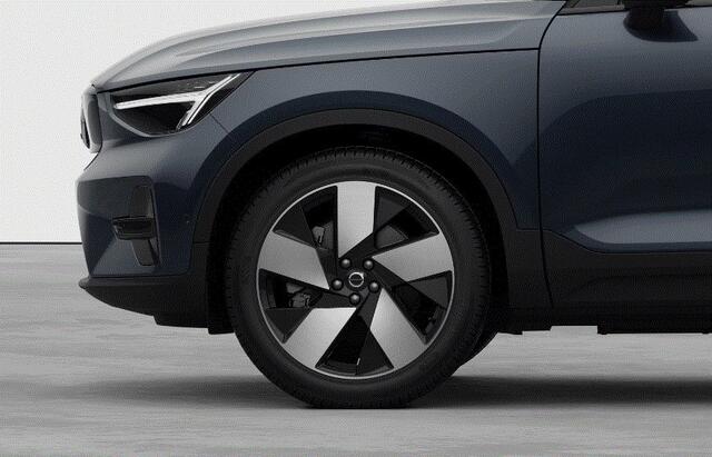 Volvo EX40 252PK Single Motor Extended Range Plus 82 kWh / Lounge Pakket / Extra getint glas / 360 Camera / 20'' velgen / Panoramadak / Zwart dak