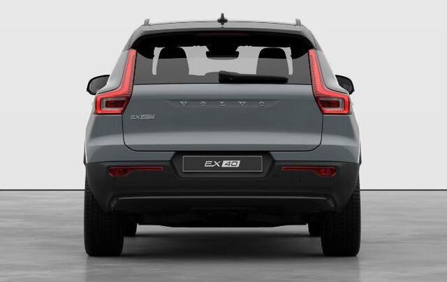 Volvo EX40 Single Motor Extended Range Plus 82 kWh / Lounge pakket / Extra getint glas / Panoramadak / 360 camera / 20''velgen / zwart dak