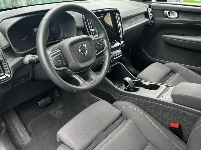 Volvo EX40 Single Motor Extended Range Business Ed. 82 kWh Parkeer camera, Verwarmde stoelen voor, Verwarmd stuurwiel, Extra getint glas, Trekhaak semi elektrisch