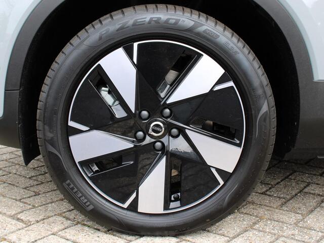 Volvo EX40 Single Motor Extended Range Business Edition Automaat / 360* camera / Privacy Glass / 19" velgen / Driver Awareness