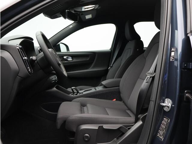 Volvo EX40 Single Motor Extended Range Plus 82 kWh / Harman Kardon / Stoel+Stuurverwarming / Adaptive Cruise / BLIS / Keyless /