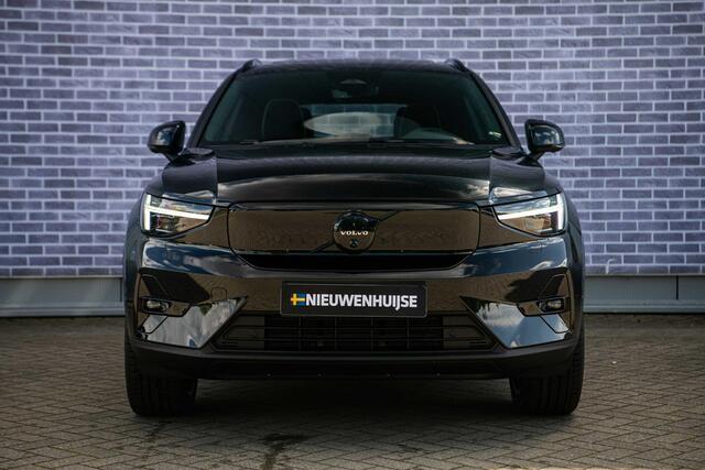 Volvo EX40 Single Motor 70 kWh Plus Black Edition | Pixel LED koplampen | Elektrische stoelverstelling | Warmtepomp | 360 camera | Harman Kardon audio | Stoel- en stuurwielverwarming | LED mistlampen | Getint glas |