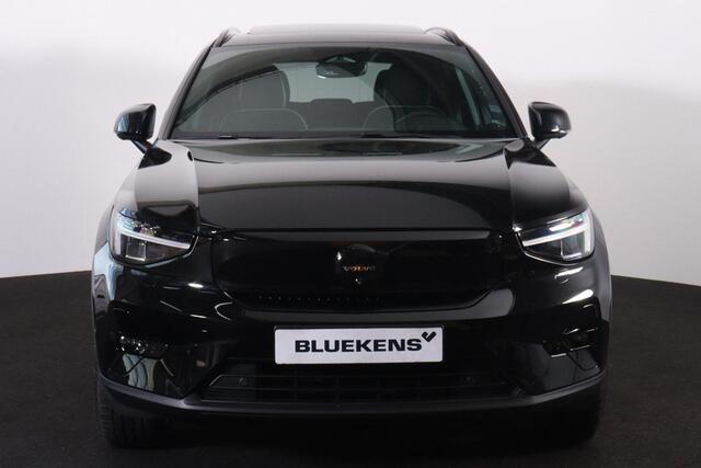 Volvo EX40 Extended Range Ultra Black Ed. 82 kWh - Panorama/schuifdak - IntelliSafe Assist & Surround - 360º Camera - Harman/Kardon audio - Verwarmde voorstoelen, stuur & achterbank - Parkeersensoren voor & achter - Elektr. bedienb. voorstoelen met geheugen links -