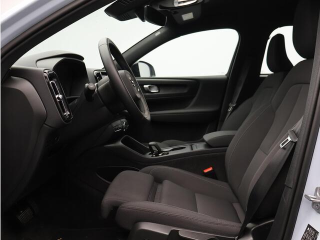 Volvo EX40 Single Motor Extended Range Plus 82 kWh / Trekhaak / Stoel+stuurwielverwarming