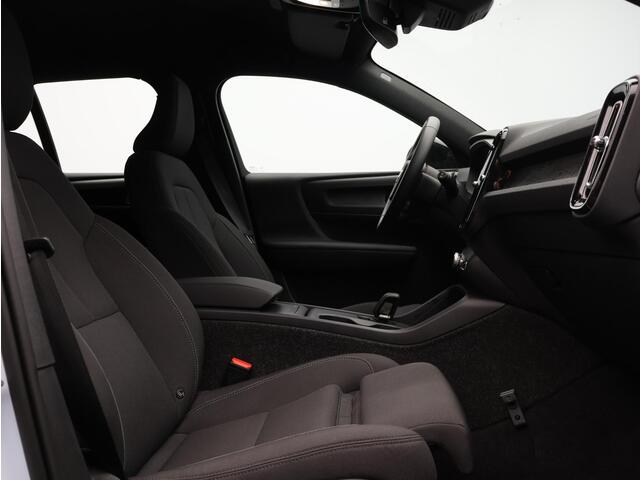 Volvo EX40 Single Motor Extended Range Plus 82 kWh / Trekhaak / Stoel+stuurwielverwarming