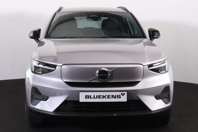 Volvo EX40 Single Motor Extended Range Business Ed. 82 kWh - Intellisafe Assist & Surround - Parkeercamera achter - Verwarmde voorstoelen & stuur - Parkeersensoren voor & achter - Warmtepomp - Google Maps - 19' LMV - All Season Banden