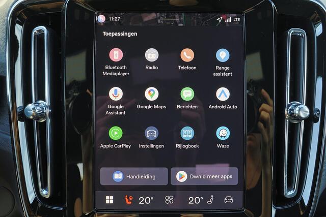 Volvo EX40 Single Motor Extended Range Business Ed. 82 kWh - Intellisafe Assist & Surround - Parkeercamera achter - Verwarmde voorstoelen & stuur - Parkeersensoren voor & achter - Warmtepomp - Google Maps - 19' LMV - All Season Banden