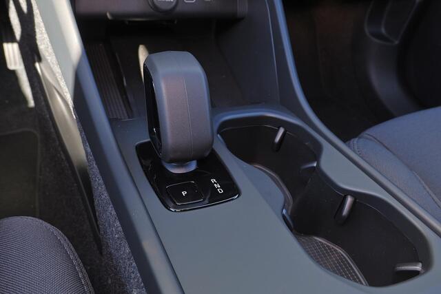 Volvo EX40 Single Motor Extended Range Business Ed. 82 kWh - Intellisafe Assist & Surround - Parkeercamera achter - Verwarmde voorstoelen & stuur - Parkeersensoren voor & achter - Warmtepomp - Google Maps - 19' LMV - All Season Banden