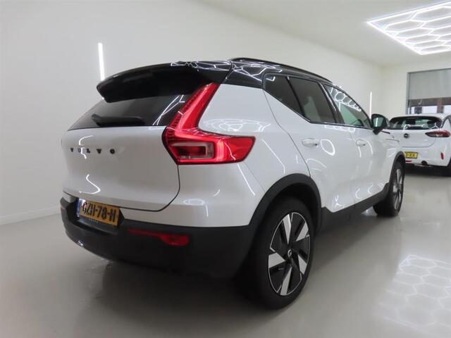 Volvo EX40 Single Motor Extended Range Ultra 82 kWh 17% Bijtelling | Panorama-schuifdak | PBlis | Adaptieve Cruise controle | Google | Stuur + Stoel verwarming | 360° Camera | VOL