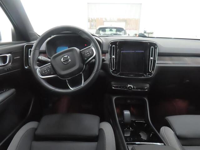 Volvo EX40 Single Motor Extended Range Ultra 82 kWh 17% Bijtelling | Panorama-schuifdak | PBlis | Adaptieve Cruise controle | Google | Stuur + Stoel verwarming | 360° Camera | VOL