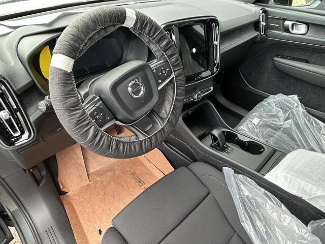 Volvo EX40 Single Motor Extended Range Business Ed. 82 kWh All Season banden / Climate Line / Versatility Pack