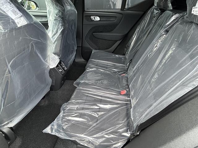 Volvo EX40 Single Motor Extended Range Business Ed. 82 kWh All Season banden / Climate Line / Versatility Pack