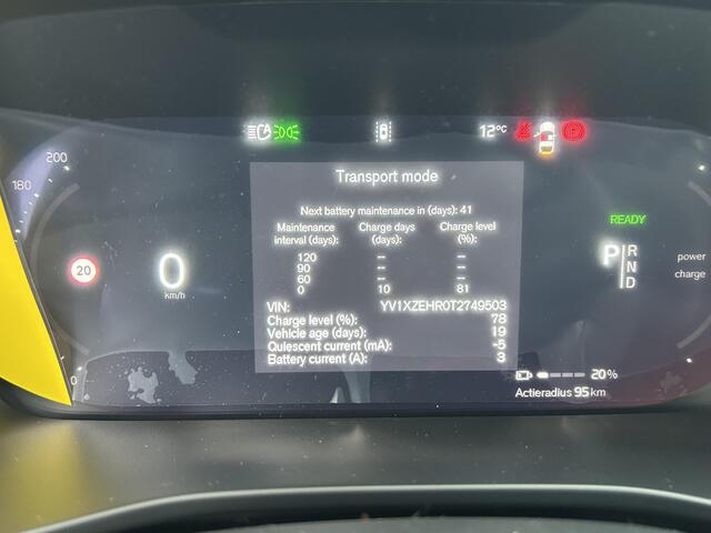 Volvo EX40 Single Motor Extended Range Business Ed. 82 kWh All Season banden / Climate Line / Versatility Pack