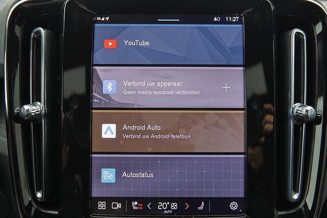 Volvo EX40 Extended Range Plus 82 kWh - IntelliSafe Assist & Surround - 360º Camera - Verwarmde voorstoelen, stuur & achterbank - Parkeersensoren voor & achter - Elektr. bedienb. bestuurdersstoel met geheugen - Draadloze tel. lader - Warmtepomp - Extra getint glas -