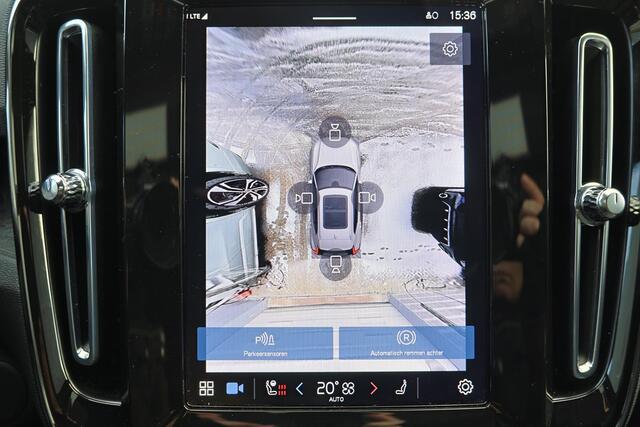 Volvo EX40 Extended Range Ultra 82 kWh - Panorama/schuifdak - IntelliSafe Assist & Surround - 360º Camera - Harman/Kardon audio - Verwarmde voorstoelen, stuur & achterbank - Parkeersensoren voor & achter - Elektr. bedienb. voorstoelen met geheugen links - Draadloze