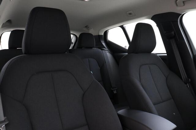 Volvo EX40 SINGLE MOTOR ESSENTIAL 70 kWh -CAMERA|CRUISE|DAB|CARPLAY|19"