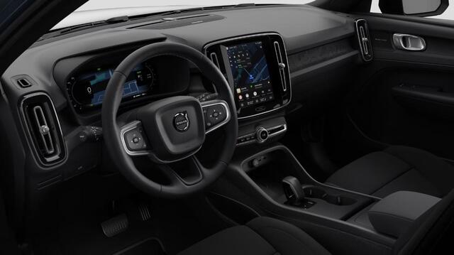 Volvo EX40 Single Motor Extended Range Plus Black Edition Europa | Harman/Kardon | Power Seats | BLIS | Adaptive Cruise Control | Stoelverwarming voor & achter | Stuurverwarming | Warmtepomp | Getint Glas |