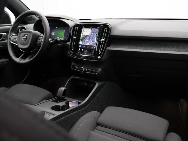 Volvo EX40 Single Motor Extended Range Plus 82 kWh / Harman Kardon / Stoel+Stuurverwarming / Adaptive Cruise / BLIS / Keyless / Getint Glas / All-Seasonbanden /